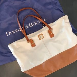 Dooney & Bourke leather purse